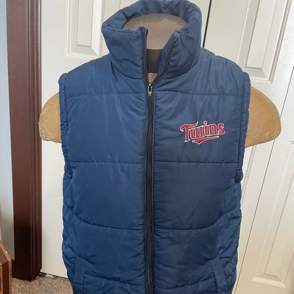 Minnesota Twins Mens 2019 Promotional Game Blue Puffer Vest - Picture 1 of 5